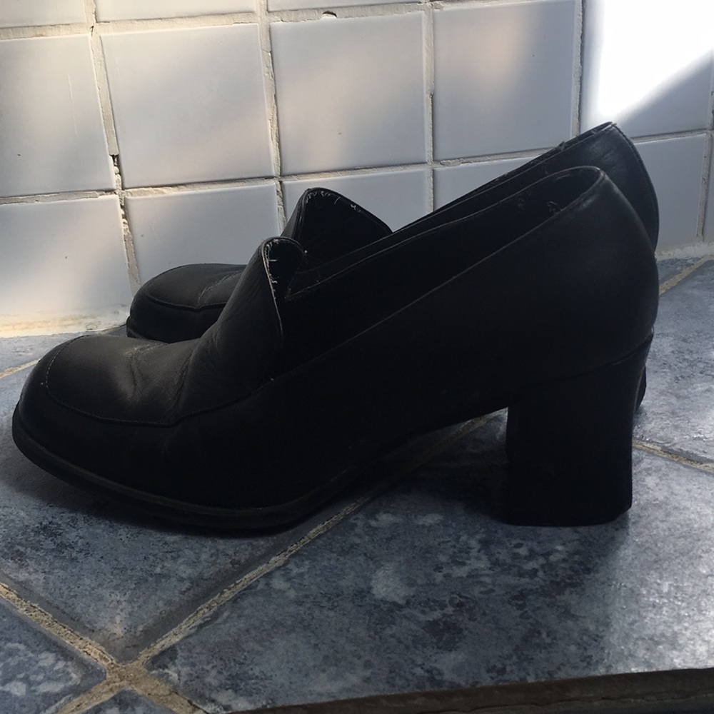Pumps - Picture 2 of 6